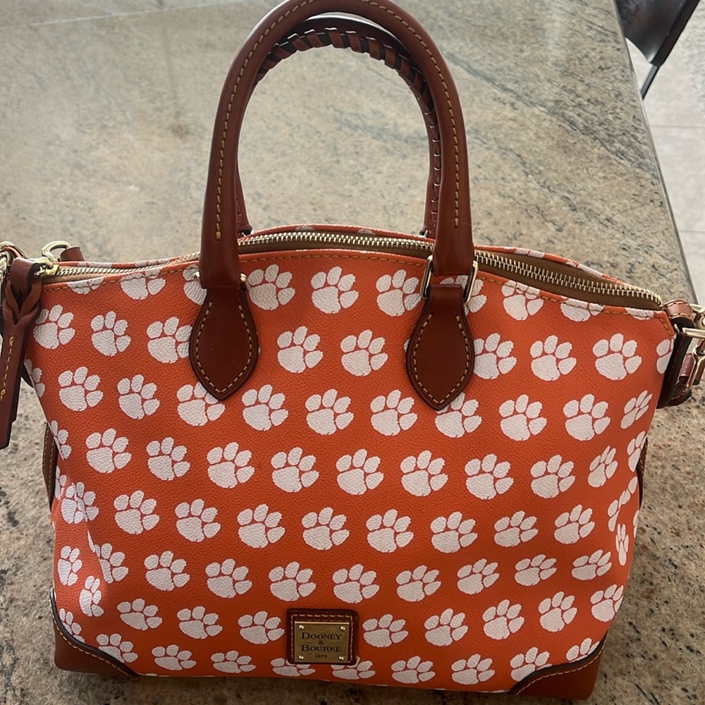 Dooney & Bourke Domed Purse EUC